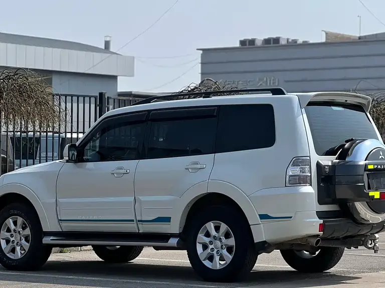 Mitsubishi Pajero (Import) 3.0 L Auto Standard