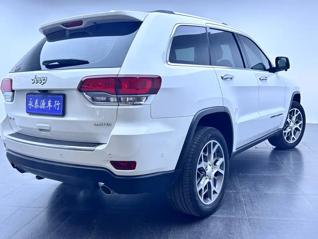 Grand Cherokee (Import) 3.0 L 80 Anniversary