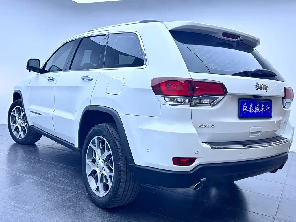Grand Cherokee (Import) 3.0 L 80 Anniversary