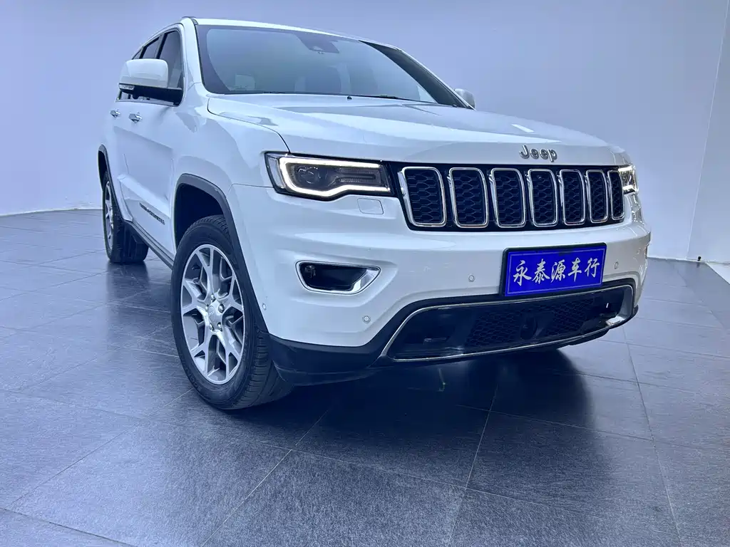 Grand Cherokee (Import) 3.0 L 80 Anniversary