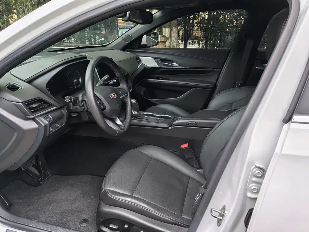 Cadillac CT4 28 T Luxury