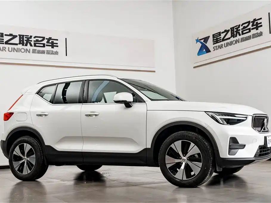 Volvo XC40 沃尔沃XC40 2025款 B3 智远豪华版