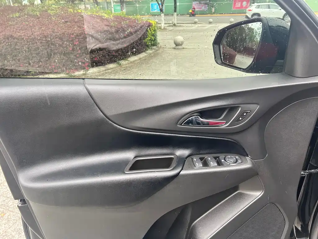 Equinox 探界者 2021款 535 T 领界版