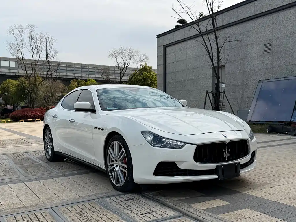 Ghibli 3.0 T Standard