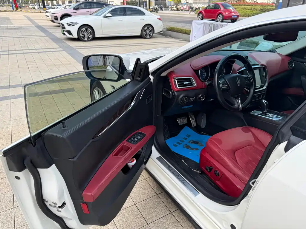 Ghibli 3.0 T Standard