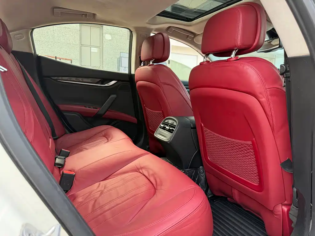 Ghibli 3.0 T Standard