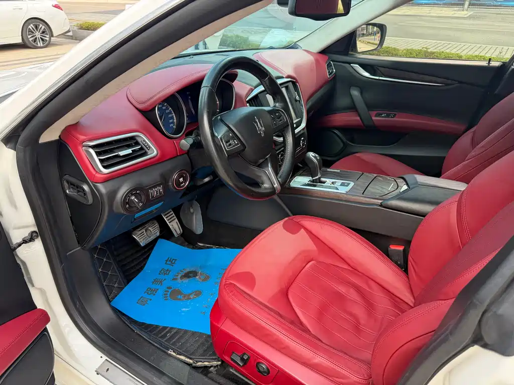 Ghibli 3.0 T Standard