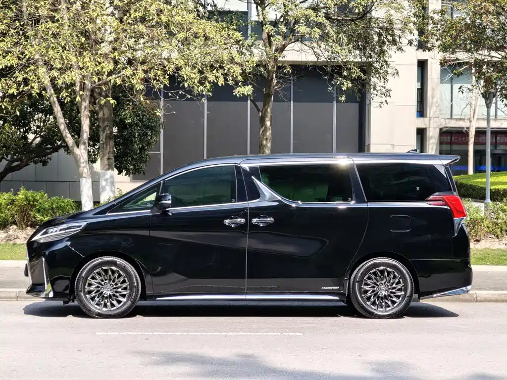 Lexus LM 300 h 7-seat Elegant
