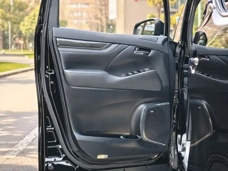 Lexus LM 300 h 7-seat Elegant
