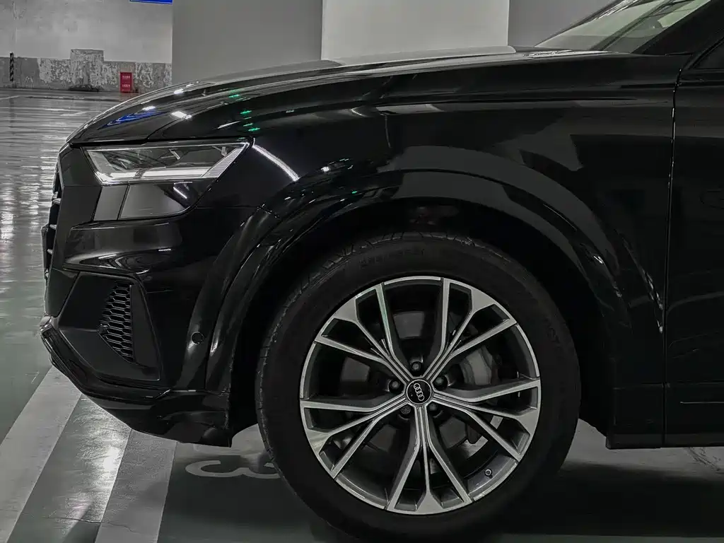 Audi Q8 55 TFSI Luxury Dynamic