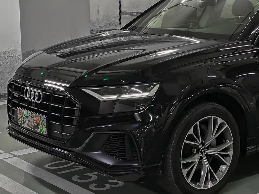 Audi Q8 55 TFSI Luxury Dynamic