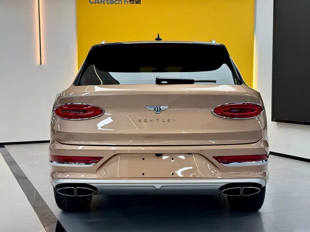 Bentayga 4.0 T V8 LWB Range