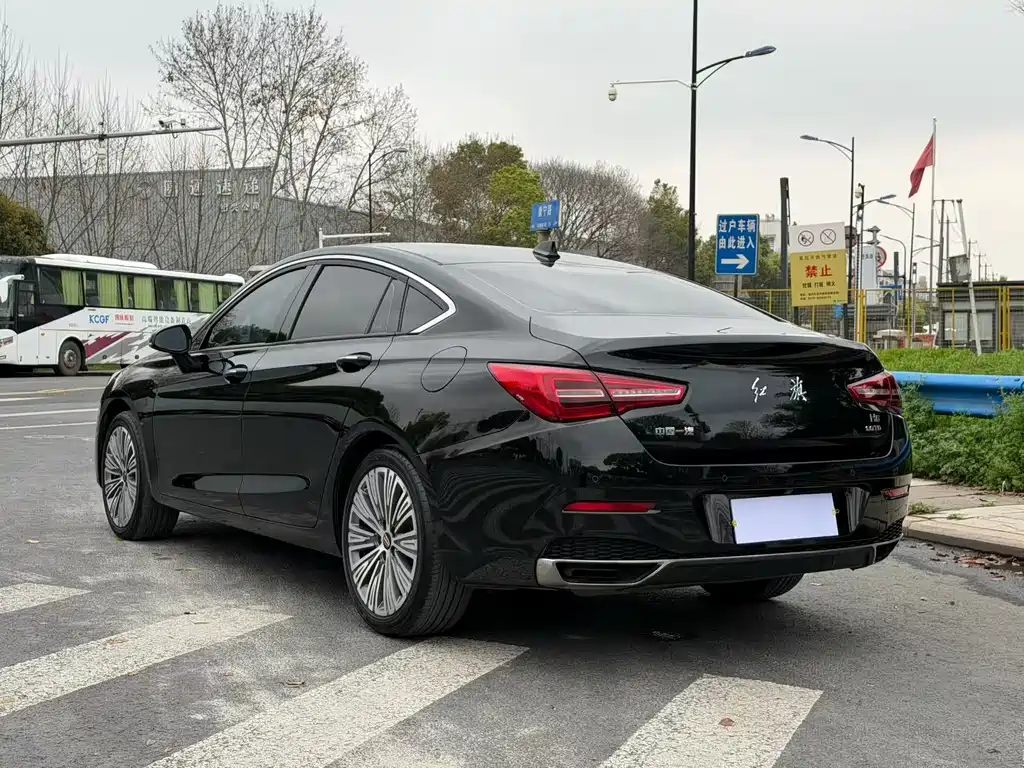 Hongqi H5 Classic Facelift 1.5 T DCT Flagship Charm