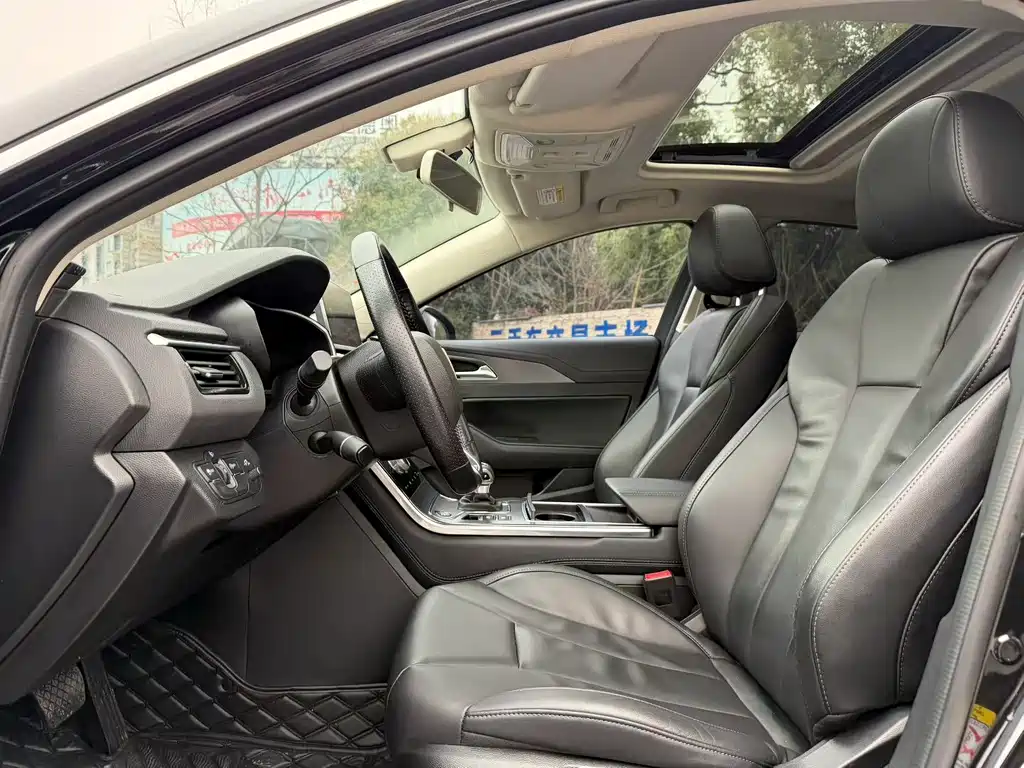 Hongqi H5 Classic Facelift 1.5 T DCT Flagship Charm