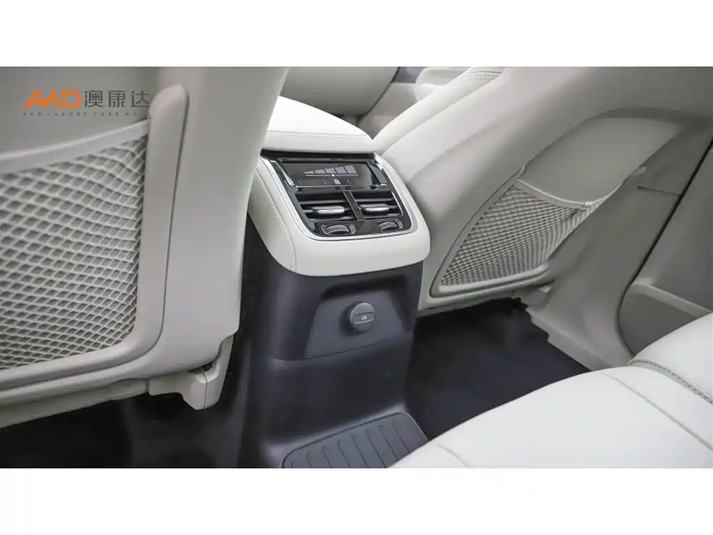 Volvo XC90 PHEV 沃尔沃XC90/2.0 T/25款/T8 改款 智尊豪华版 7座