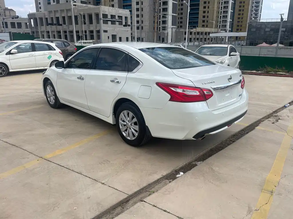 Teana Facelift 2.0 L XL Comfort