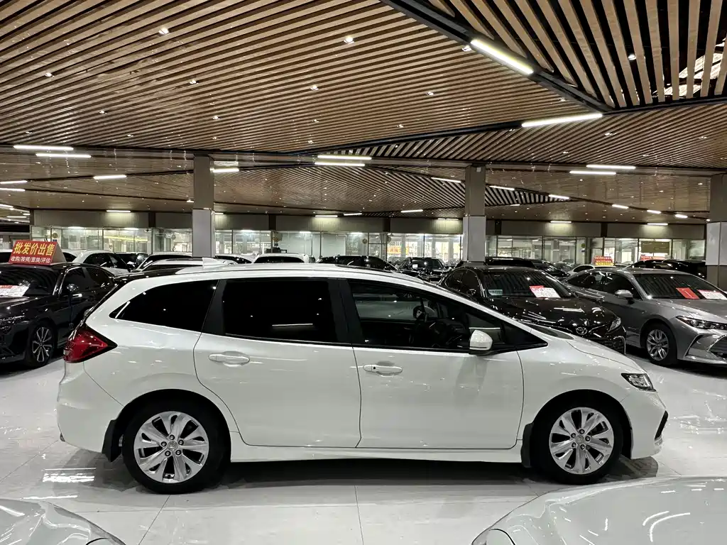 Jade 1.8 L Auto Comfort 5-seat