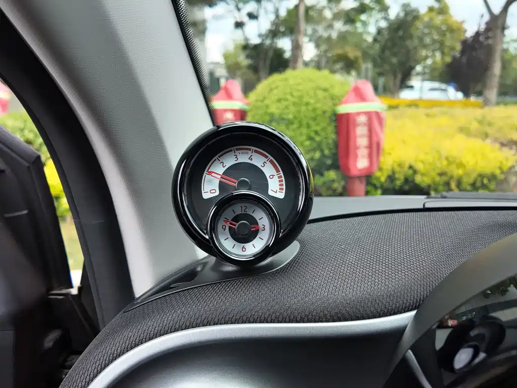 smart fortwo 0.9 T 66 kW Hardtop Pioneer