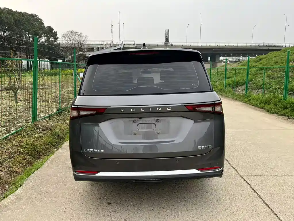 Wuling Jiachen 1.5 T Manual Comfort Enjoyment Active