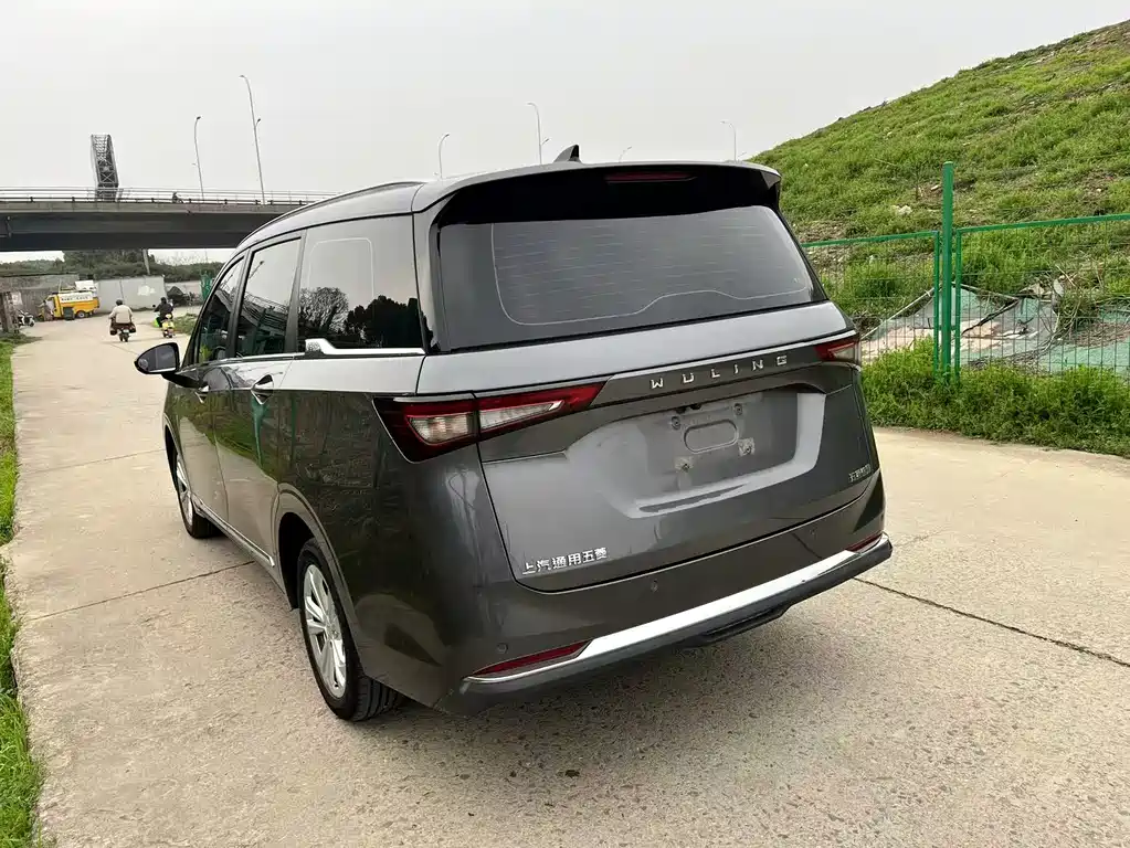 Wuling Jiachen 1.5 T Manual Comfort Enjoyment Active