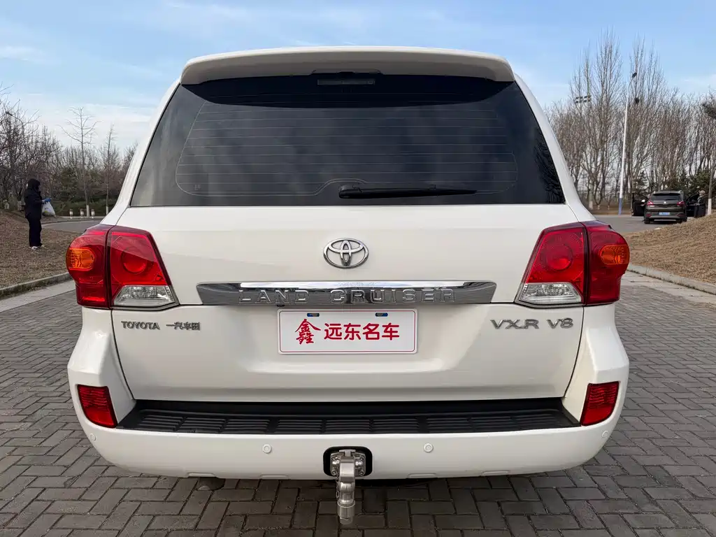 Land Cruiser 4.6 L Auto VX-R