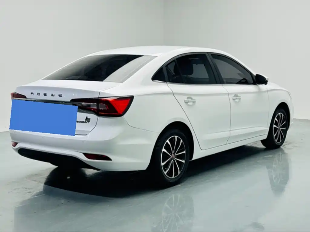 Roewe i5 1.5 L Auto 4 G Connected Leading Luxury Flagship