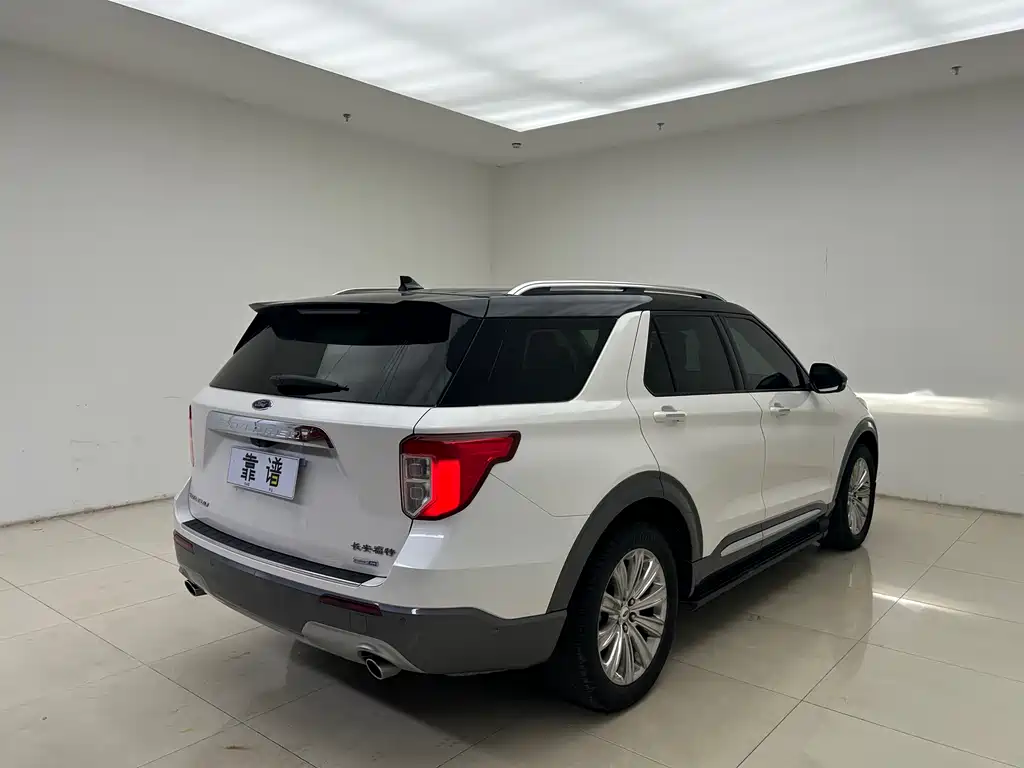Explorer EcoBoost 285 4 WD Titanium 7-seat