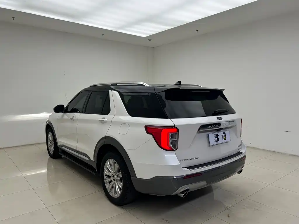 Explorer EcoBoost 285 4 WD Titanium 7-seat