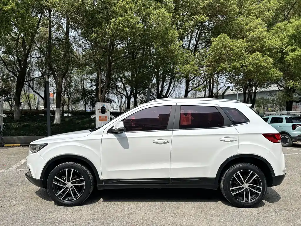 Besturn X40 Internet Celebrity 1.6 L Auto Luxury