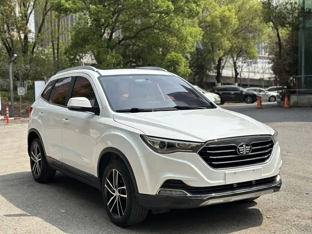 Besturn X40 Internet Celebrity 1.6 L Auto Luxury