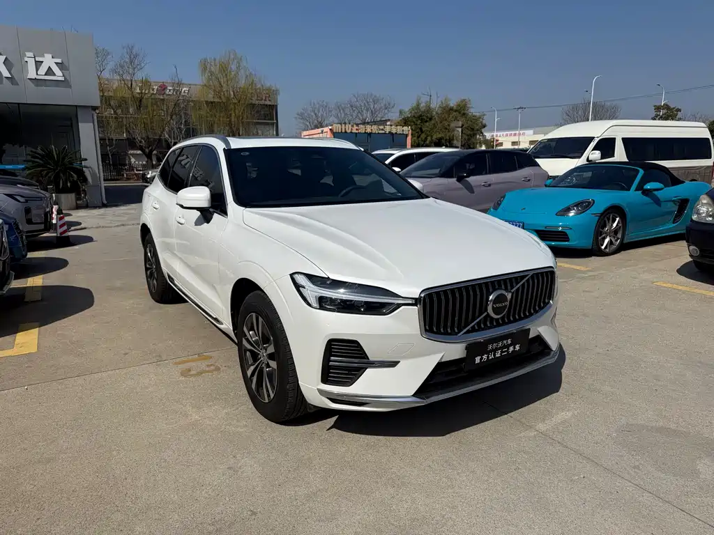 Volvo XC60 B5 4 WD Smart Ease Luxury