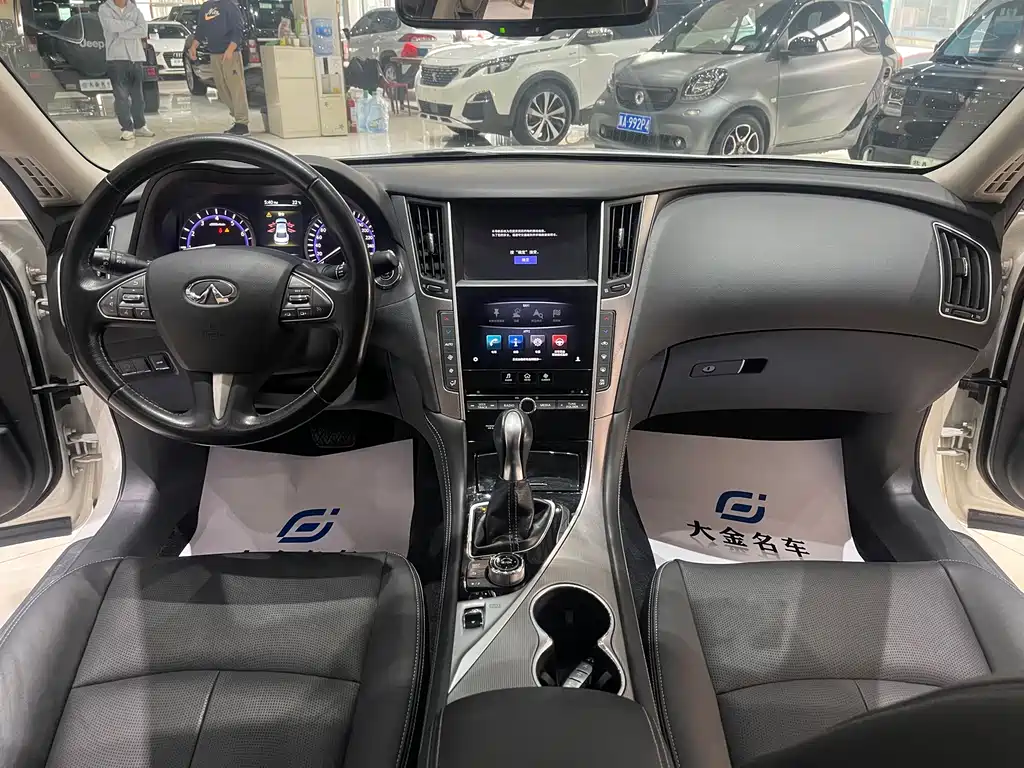 Infiniti Q50 L 2.0 T Joy