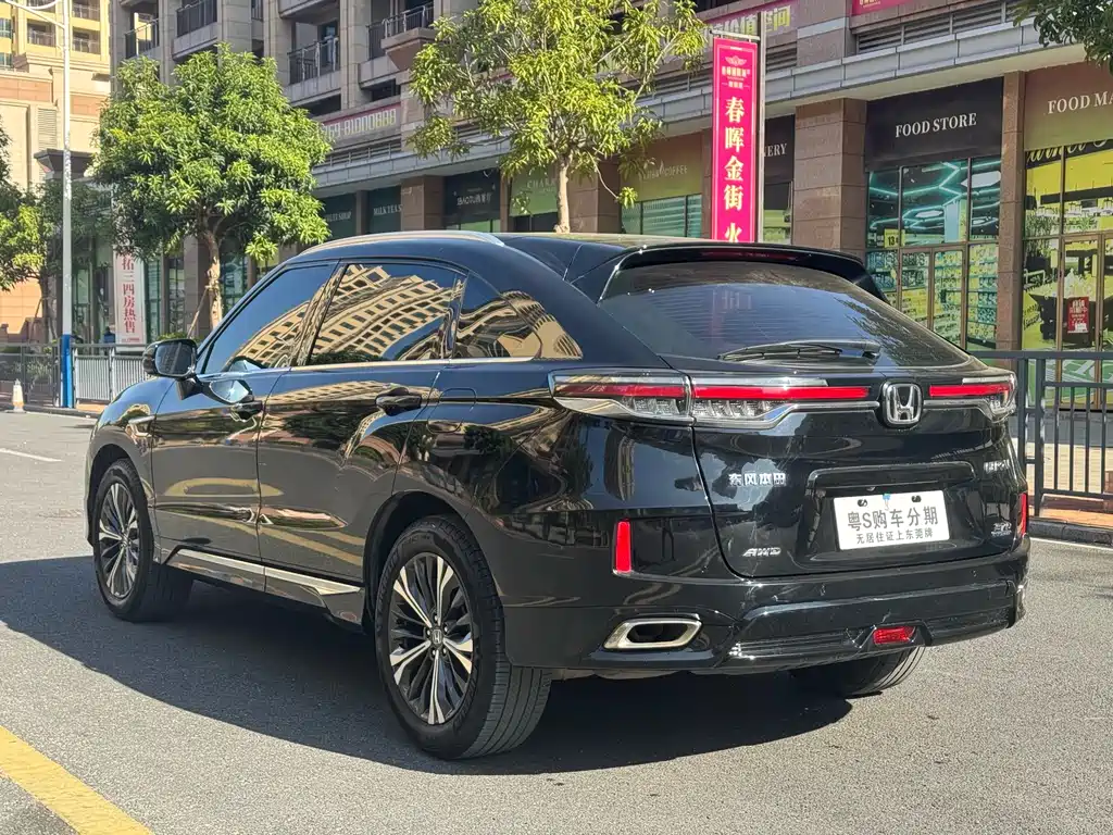 Honda UR-V 370 TURBO 4 WD Premium