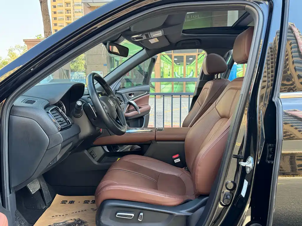 Honda UR-V 370 TURBO 4 WD Premium
