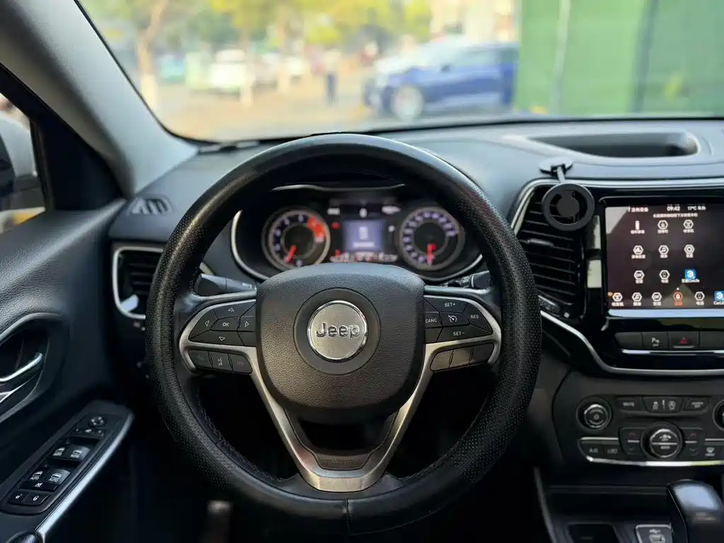 Cherokee 2.0 T 2 WD Smart Enjoyment CN-V