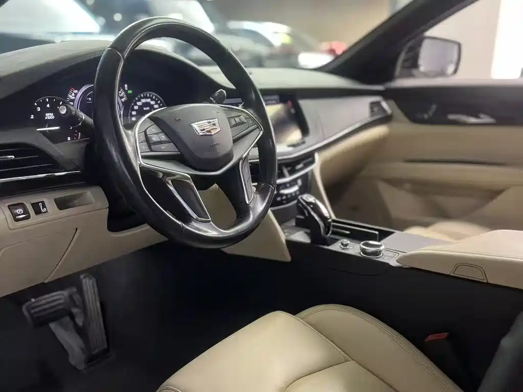 Cadillac CT6 28 T Fashion
