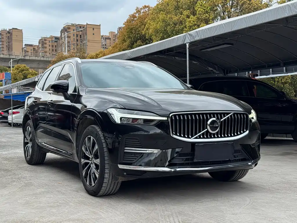 Volvo XC60 B5 4 WD Smart Ease Luxury