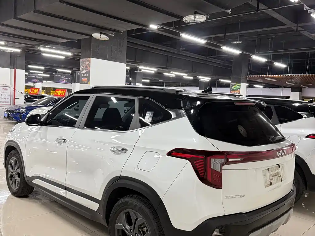 Seltos 1.5 L CVT Luxury