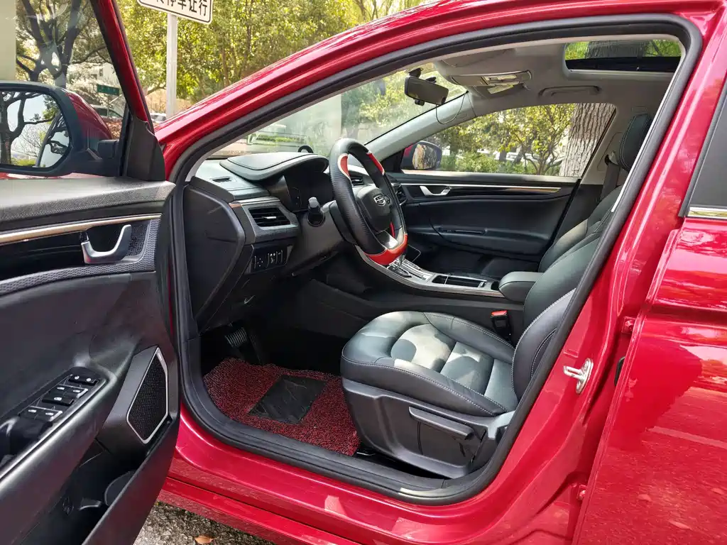 Emgrand GL UP 1.4 T CVT Leading Style