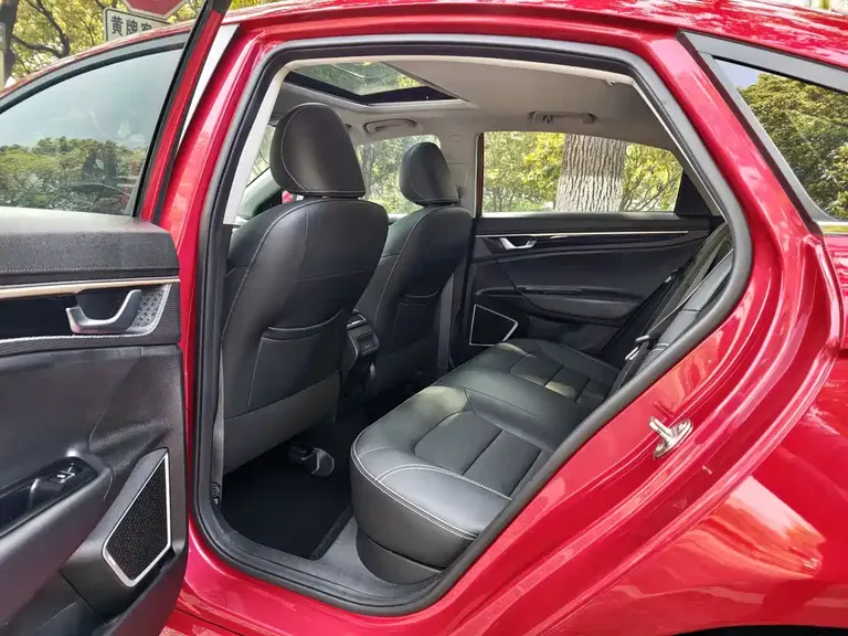 Geely Emgrand GL UP 1.4 T CVT Leading Style