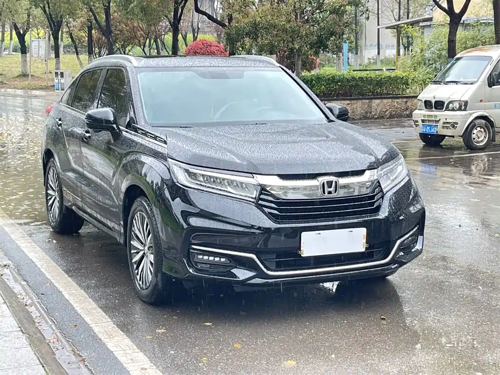 Avancier 370 TURBO 2 WD Luxury