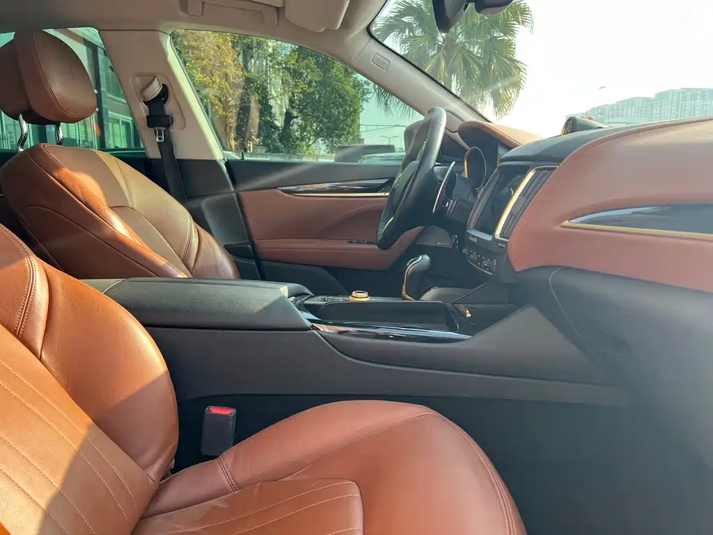 Levante 3.0 T Standard