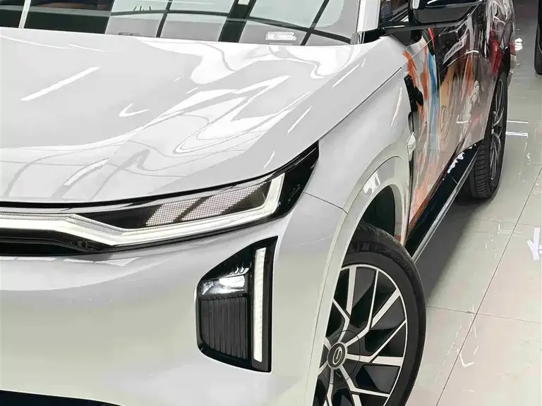 GAC Trumpchi Xiangwang S7 180 km Ultra 4 WD Lidar