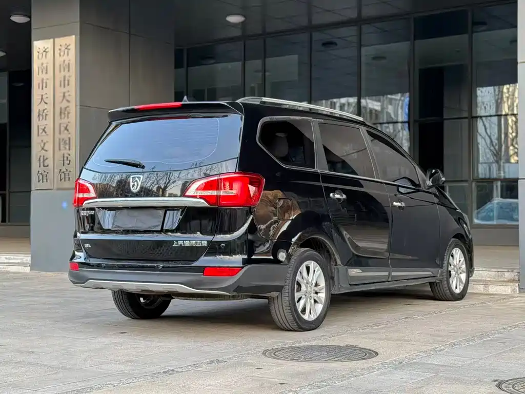 Baojun 730 1.8 L iAMT Luxury 7-seat