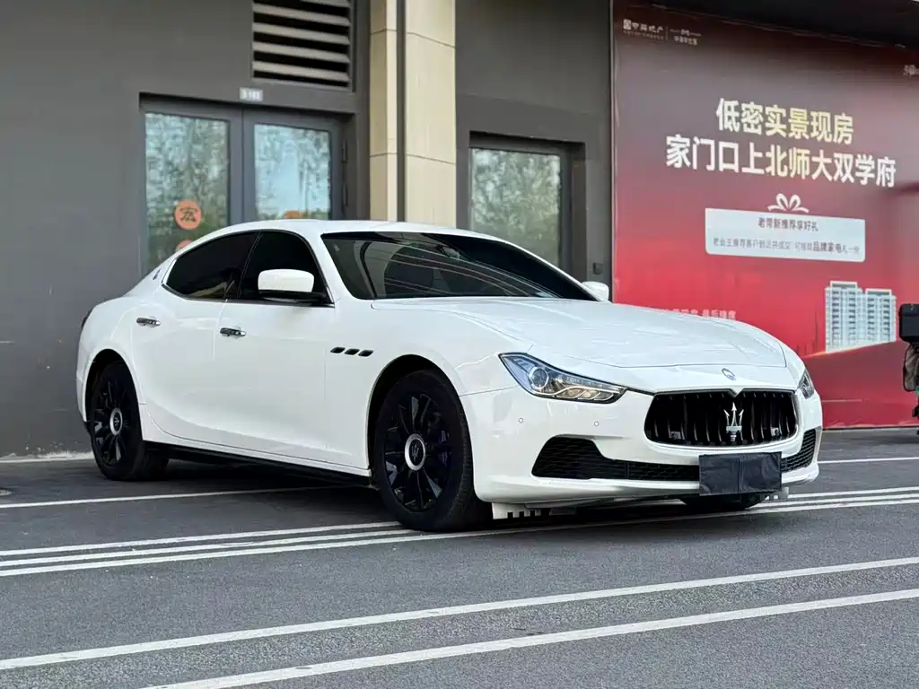 Ghibli 3.0 T Standard