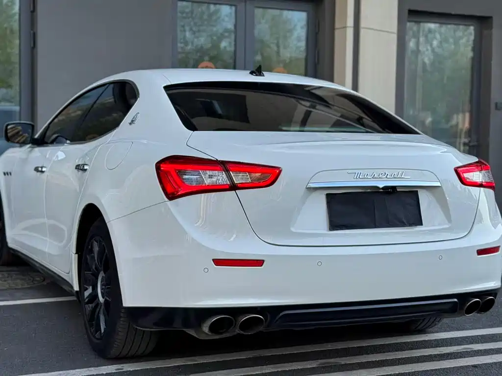 Ghibli 3.0 T Standard