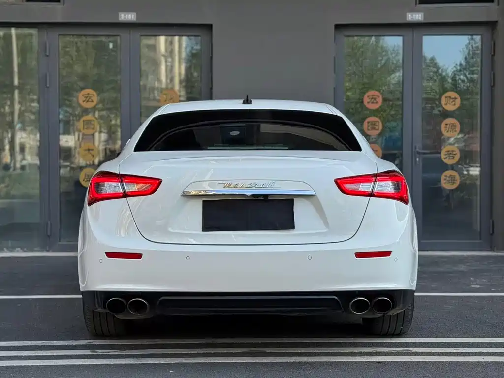 Ghibli 3.0 T Standard