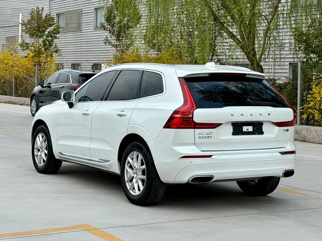 Volvo XC60 T5 4 WD Smart Ease Luxury