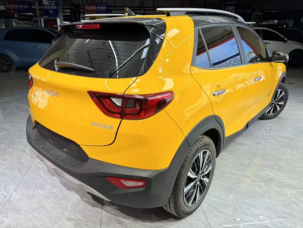 Stonic 1.4 L CVT Fun Enjoyment Sunroof