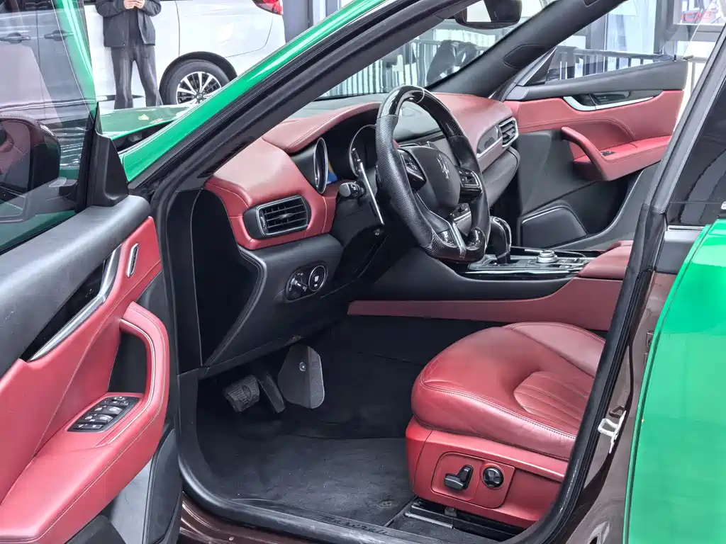 Levante 3.0 T Standard